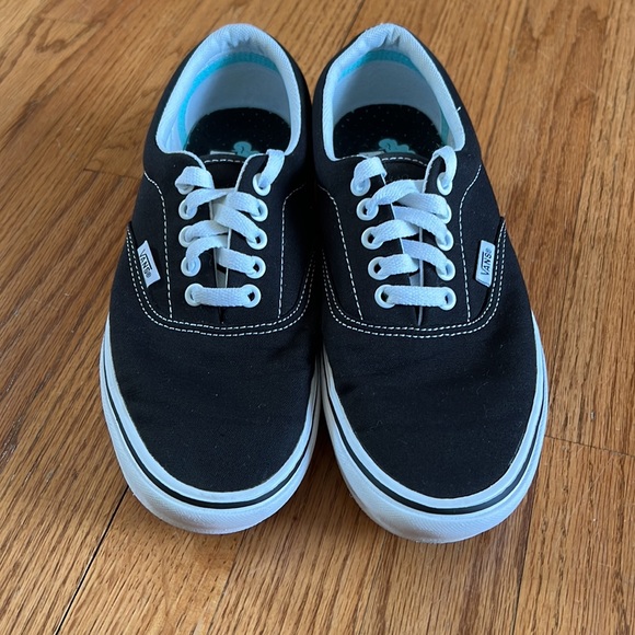 Vans Other - Vans Shoes Size 7 Men/8.5 Women w/box